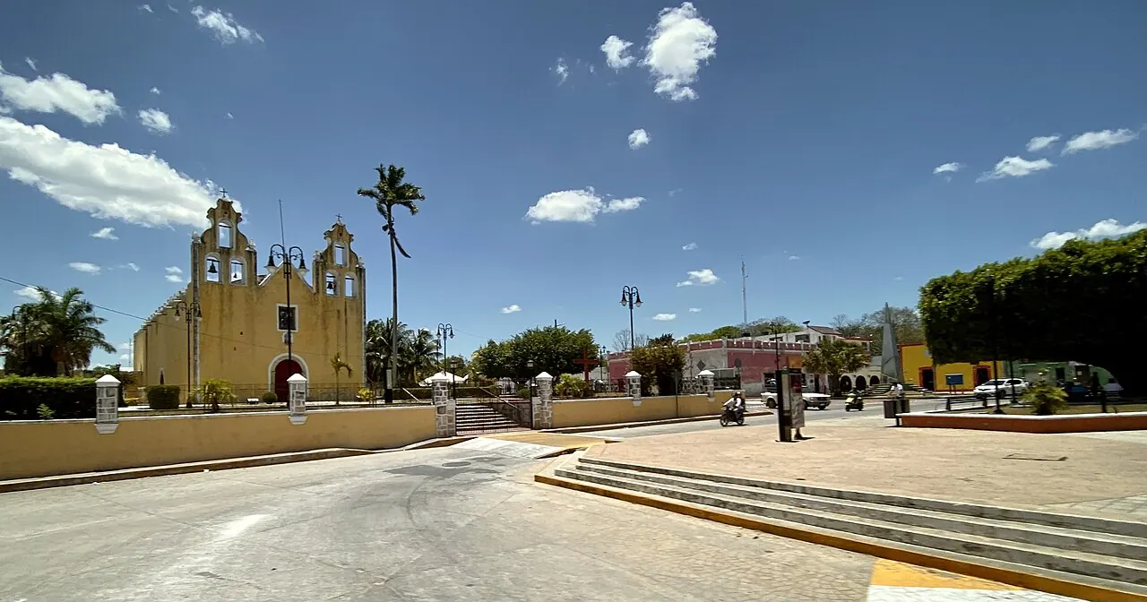 Parque Municipal de Hopelchén, Campeche, Mexico - Iglesia