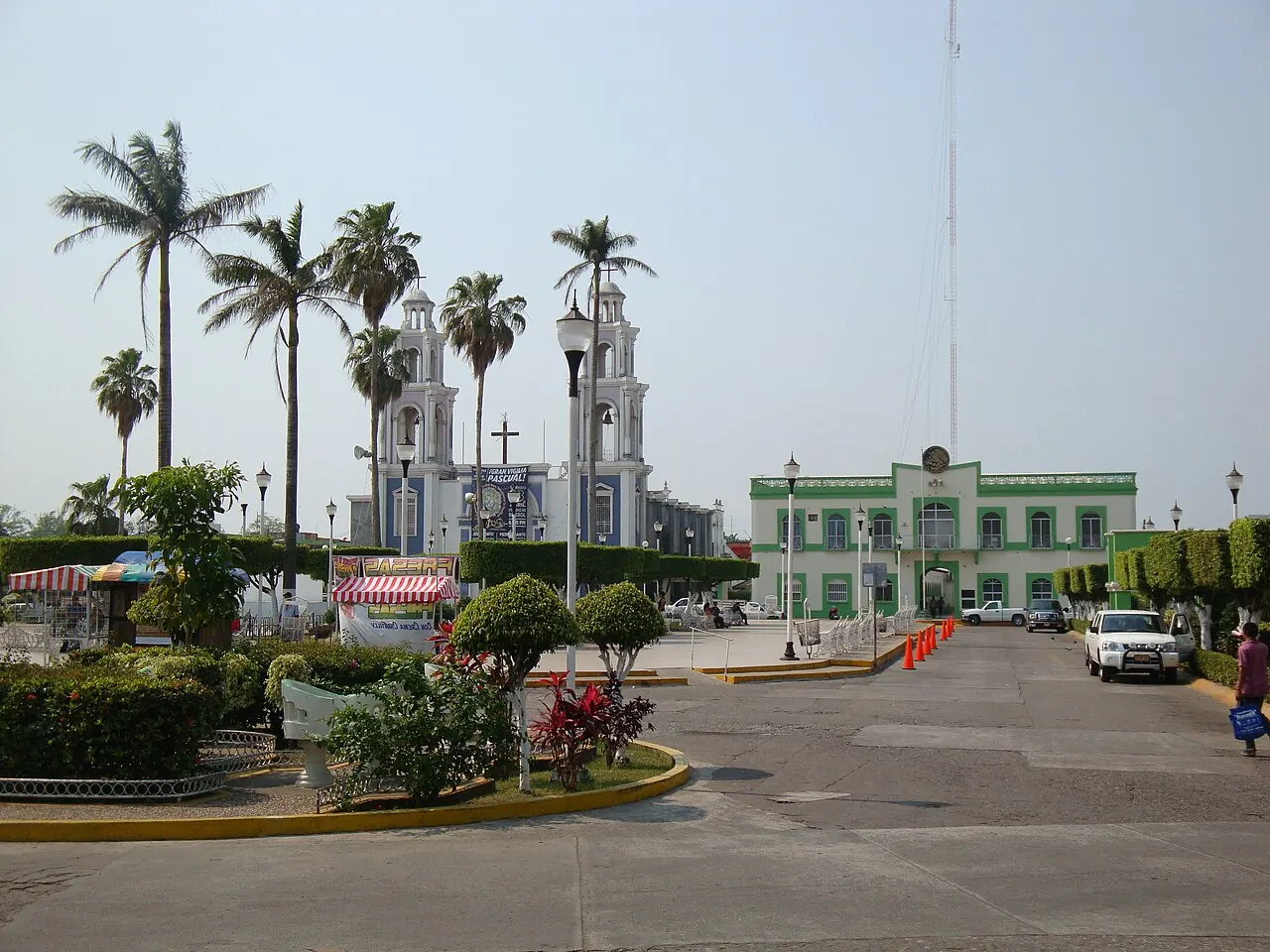 Comalcalco.Iglesia y Palacio